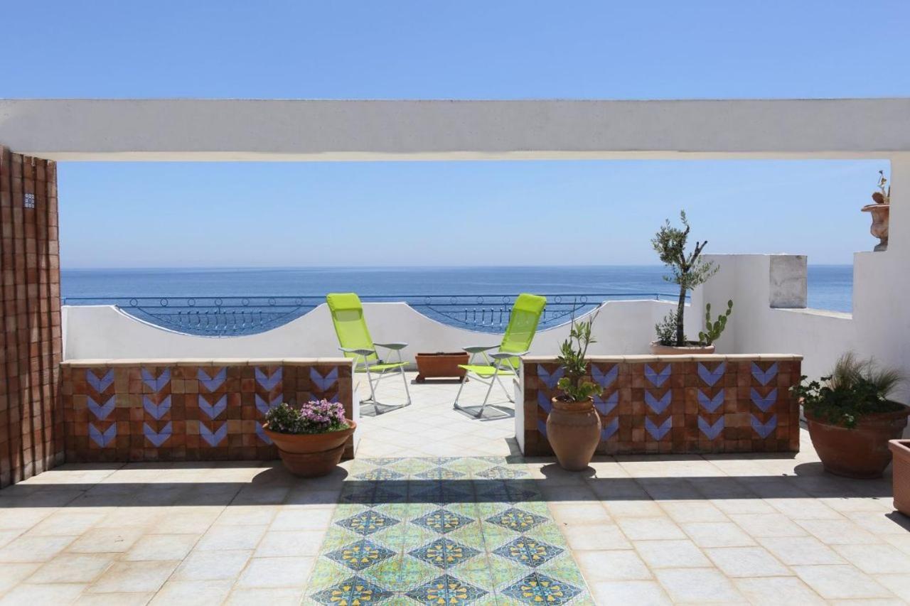 Il Cavalluccio Marino Apartment Санта Тереза ди Рива Екстериор снимка