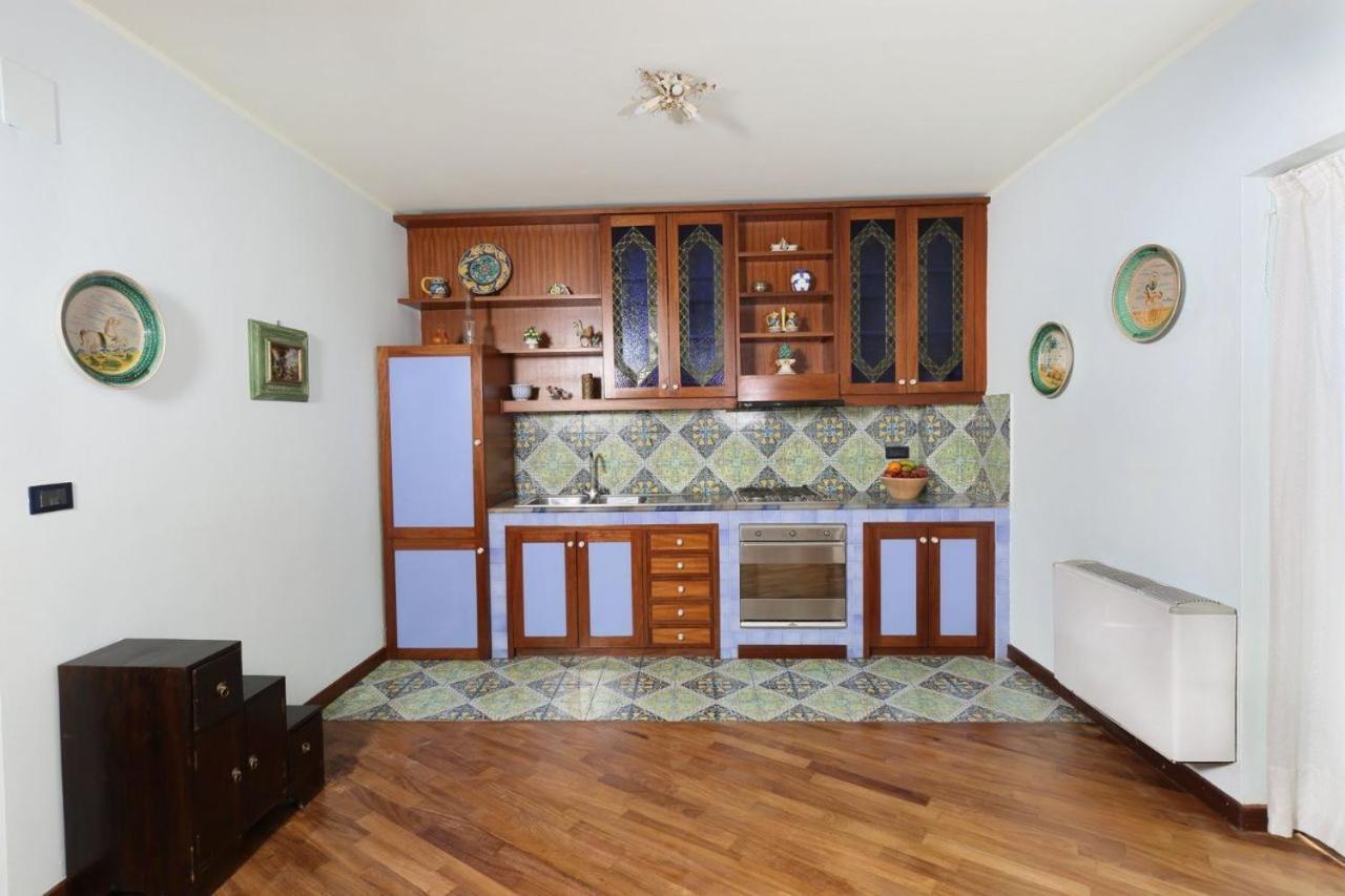 Il Cavalluccio Marino Apartment Санта Тереза ди Рива Екстериор снимка