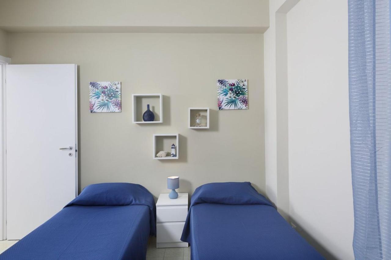 Il Cavalluccio Marino Apartment Санта Тереза ди Рива Екстериор снимка