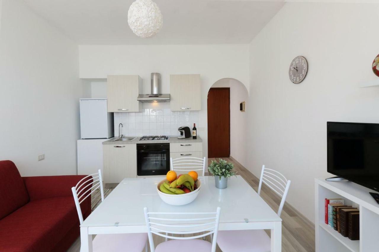 Il Cavalluccio Marino Apartment Санта Тереза ди Рива Екстериор снимка