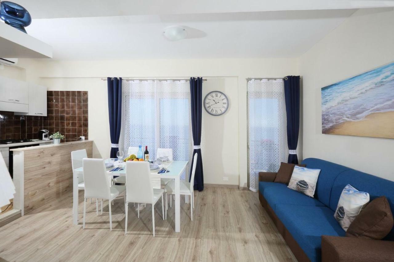 Il Cavalluccio Marino Apartment Санта Тереза ди Рива Екстериор снимка